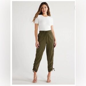 NWT Sofia Jeans Women's Super High Rise Luxe Cargo Pants